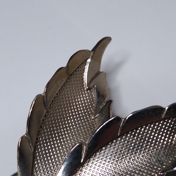 Vintage Metal Feather Brooch - Picture 7 of 16